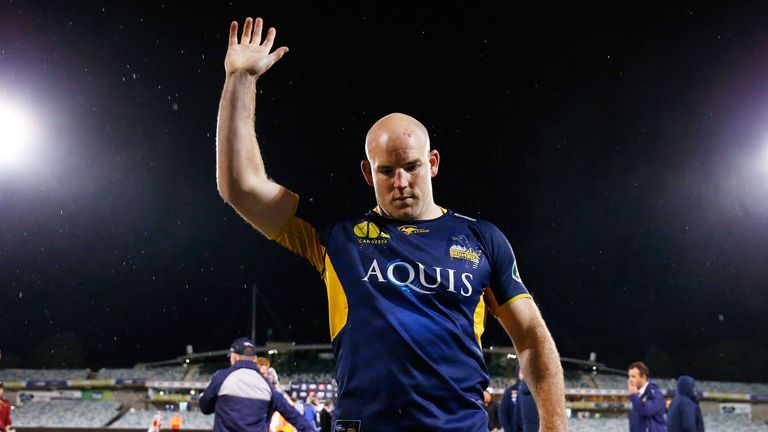 Stephen Moore waves to fans as he leaves the field for the last time as a Brumbies player 