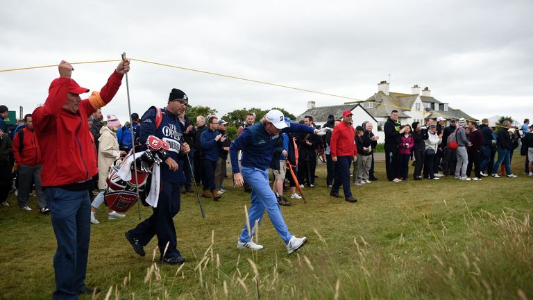 Snedeker finished with a third-round 68 at Royal Troon