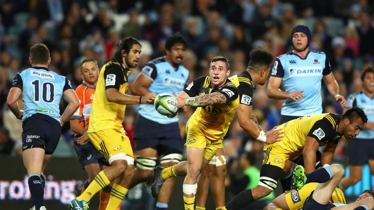 TJ Perenara unleashes the Hurricanes backline