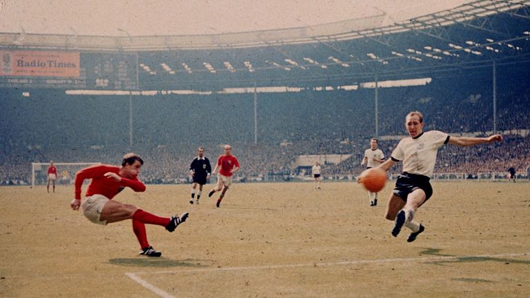 Geoff Hurst makes it 3-2 in the 1966 World Cup final