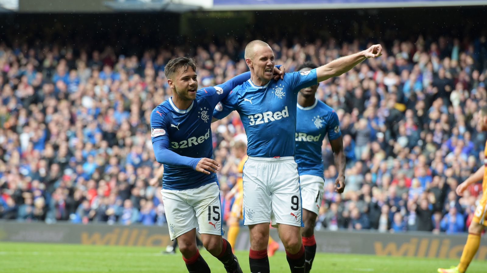 Rangers 21 Motherwell Kenny Miller scores stoppagetime winner