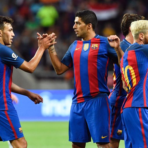 Barca resist Foxes fightback