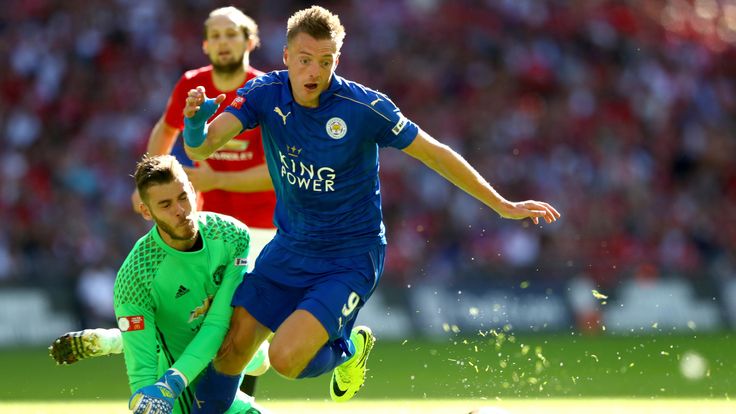 Jamie Vardy rounds David De Gea to level the scores in the Community Shield game at Wembley