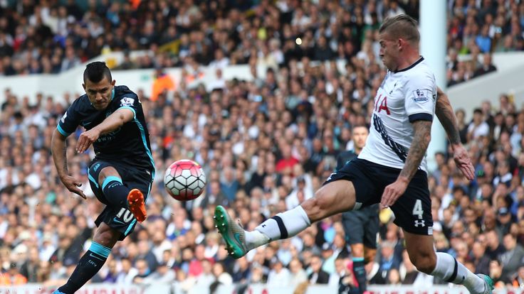 Manchester City's Argentinian striker Sergio Aguero (L) has un unsuccessful shot past Tottenham Hotspur's Belgian defender Toby Alderweireld during the Eng
