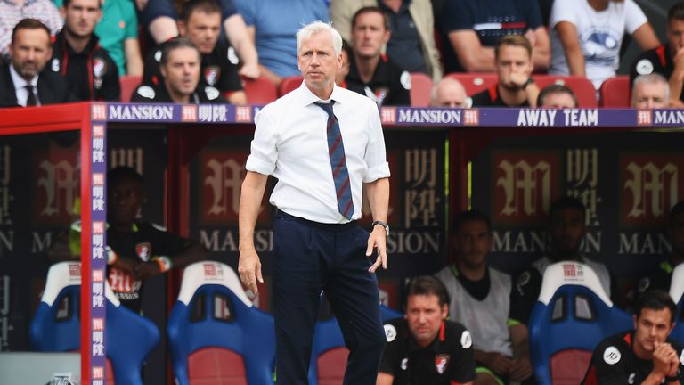 LONDON, ENGLAND - AUGUST 27: Alan Pardew, Manager of Crystal Palace looks on during the Premier League match between Crystal Palace and AFC Bournemouth at 