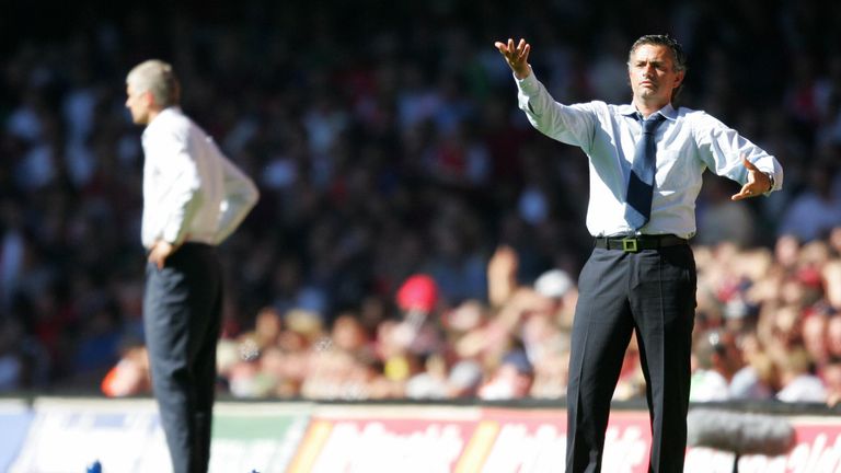 Jose Mourinho gestures to his team as Arsene Wenger looks on during the FA Community Shield between Chelsea and Arsenal at the Millennium Stadium in 2005