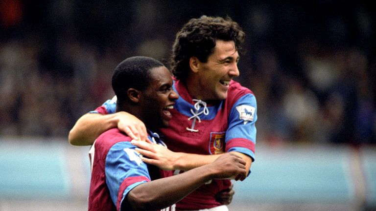 Dean Saunders (R) congratulates goal scorerer Dalian Atkinson