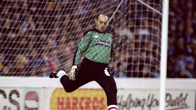 2 Dec 1994:  Southampton Goalkeeper Bruce Grobbelaar in action during an FA Carling Premiership match against Sheffield Wednesday at the Hillsborough Stadi