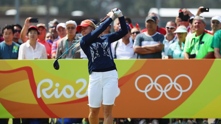 RIO DE JANEIRO, BRAZIL - AUGUST 19:  Charley Hull of Great Britain hits her tee shot on the first hole during the third round of the Women's Individual Str