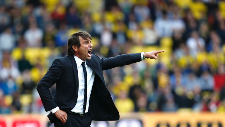 Antonio Conte shouts instructions from his technical area