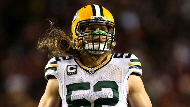 LANDOVER, MD - JANUARY 10: Inside linebacker Clay Matthews #52 of the Green Bay Packers in action against the Washington Redskins at FedExField on January 