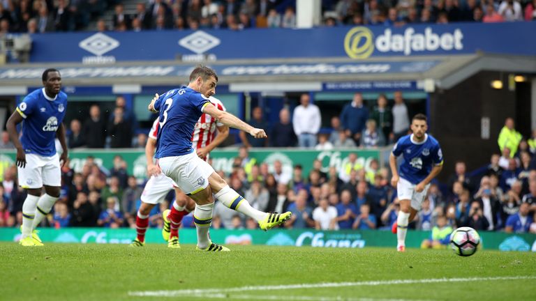  Leighton Baines scores for Everton from the penalty spot