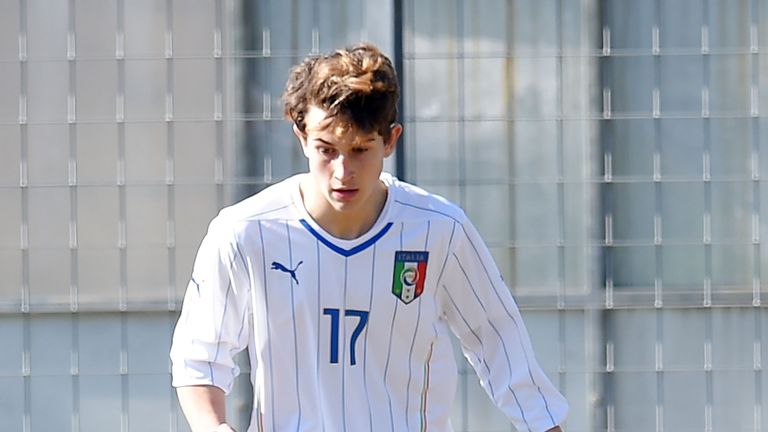 Dario Meadows in action for Italy U16s