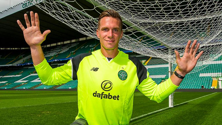 New Celtic signing Dorus de Vries aims to compete with Craig Gordon for a place in the first team