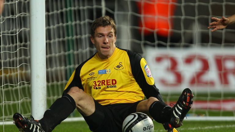 De Vries spent a year working under Brendan Rodgers at Swansea before moving on to Wolves and Nottingham Forest
