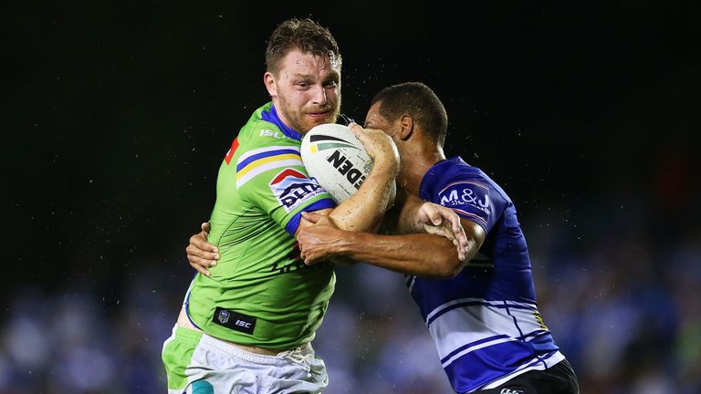 Elliott Whitehead has signed a contract extension with the Canberra Raiders