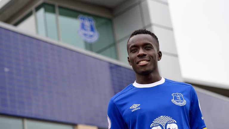 New Everton signing Idrissa Gueye poses outside Finch Farm