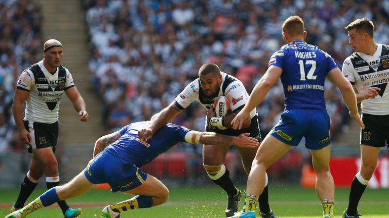 Action from Hull FC's narrow victory over Warrington in Challenge Cup final 