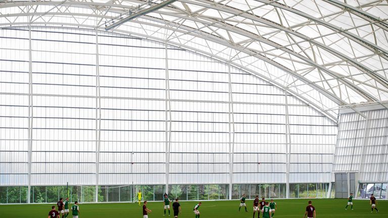 Hibernian and Hearts' U20 sides played out a 2-2 draw on Oriam's indoor pitch on Tuesday