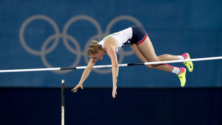 RIO DE JANEIRO, BRAZIL - AUGUST 19:  Holly Bradshaw of Great Britain competes in the Women's Pole Vault Final on Day 14 of the Rio 2016 Olympic Games at th