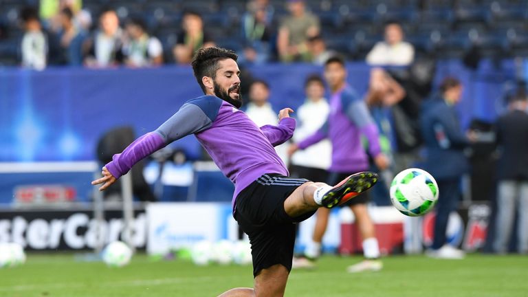 Real Madrid's Spanish midfielder Isco takes part in a training session on August 8, 2016 at the Lerkendal Stadion in Trondheim