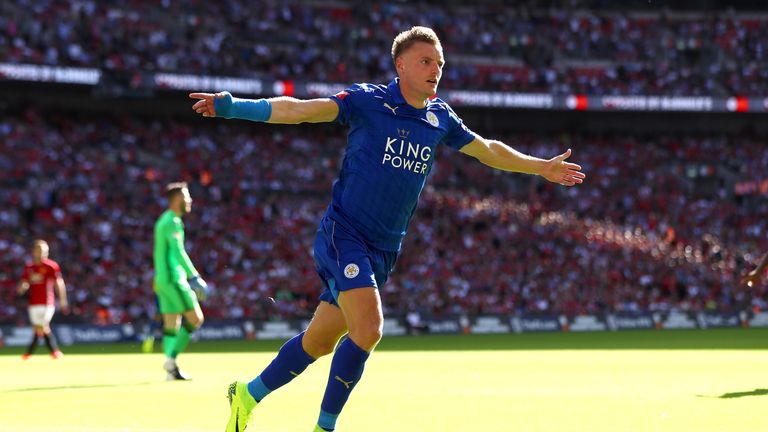 LONDON, ENGLAND - AUGUST 07:  Jamie Vardy of Leicester City celebrates after scoring his sides first goal during The FA Community Shield match between Leic