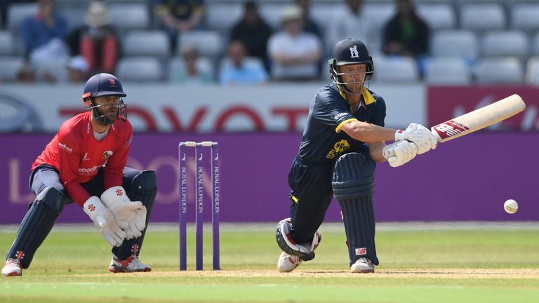 Jonathan Trott of Warwickshire bats during the Royal London One-Day Cup quarter final match between Warwickshire and Essex