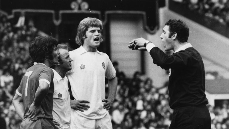 Kevin Keegan and Bill Bremner are sent off in the 1974 Charity Shield