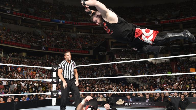 Kevin Owens v Sami Zayn - WWE