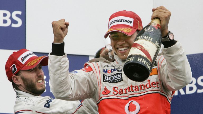 Montreal, CANADA: McLaren Mercedes driver Lewis Hamilton (R) of Britain celebrates winning the Formula One Grand Prix of Canada 10 June 2007 in Montreal, C