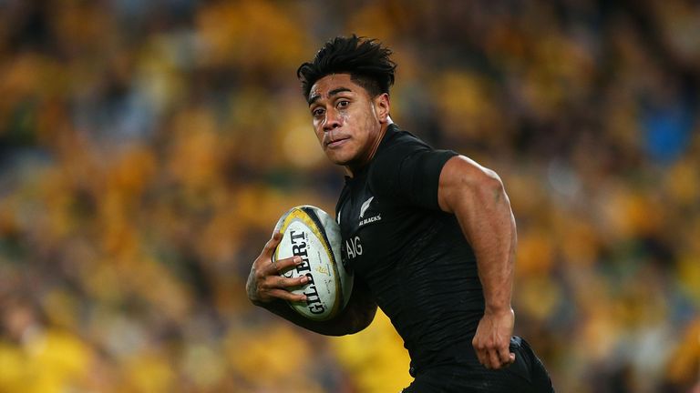 Malakai Fekitoa of the All Blacks makes a line break during the Rugby Championship match between the All Blacks and Ausralia in Sydney, August 2016