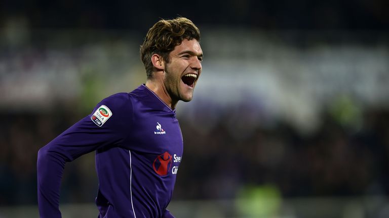 Fiorentina's Spanish defender  Marcos Alonso Mendoza celebrates after scoring a goal during the Italian Serie A football match between Acf Fiorentina and N