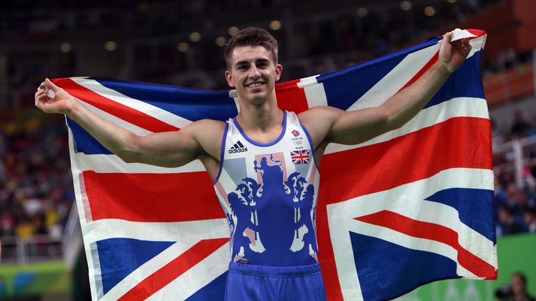 Max Whitlock celebrated a double victory in gymnastics, succeeding in both the pommel horse and the floor