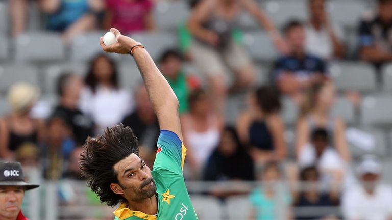 Mohammad Irfan of Pakistan bowls during the third one-day international cricket match between New Zealand and Pakistan at Eden Park in Auckland on January 