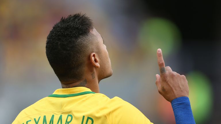 BRASILIA, BRAZIL - AUGUST 04: Neymar Jr #10 of Brazil gestures during action against Southy Africa at Mane Garrincha Stadium on August 4, 2016 in Brasilia,