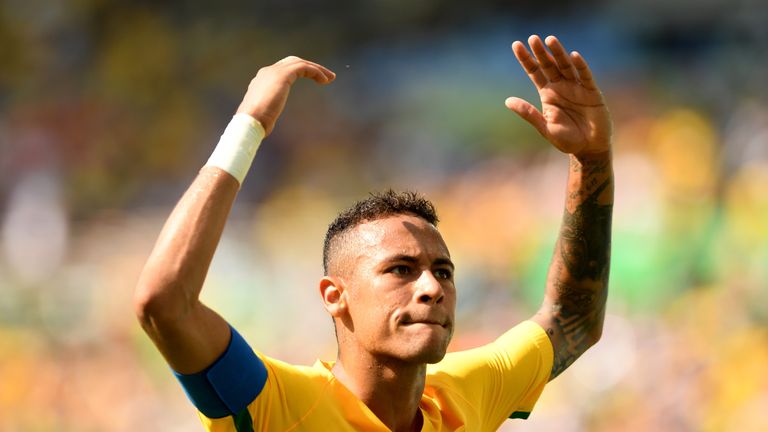 RIO DE JANEIRO, BRAZIL - AUGUST 17:  Neymar of Brazil reacts during the Men's Semifinal Football match between Brazil and Honduras at Maracana Stadium on D