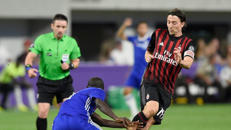 MINNEAPOLIS, MN - AUGUST 3: Riccardo Montolivo #18 of AC Milan controls the ball against N'Golo Kante #7 of Chelsea during the second half of the Internati