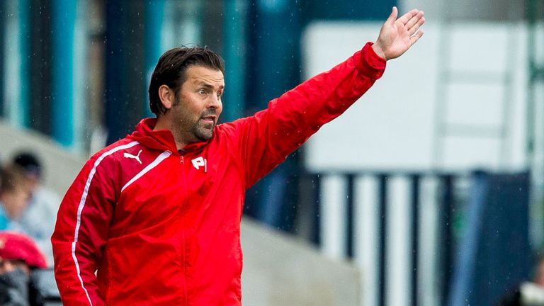 Dundee manager Paul Hartley