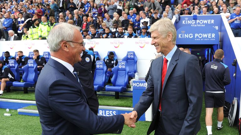 Arsene Wenger shakes hands with Claudio Ranieri before kick-off