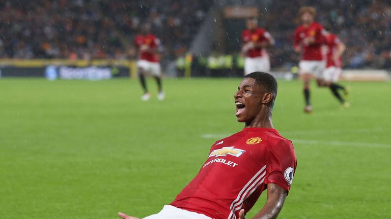 Marcus Rashford celebrates his injury time goal against Hull City