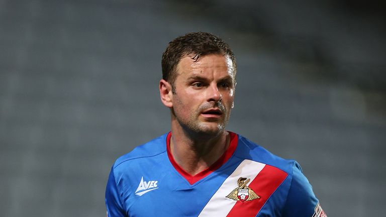 MILTON KEYNES, ENGLAND - APRIL 21:  Richie Wellens of Doncaster Rovers in action during the Sky Bet League One match between MK Dons and Doncaster Rovers a