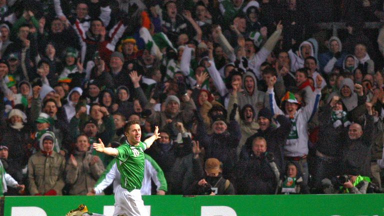 Dublin, IRELAND:  Robbie Keane celebrates after scoring Ireland's second goal against Sweden during their friendly international football match at Lansdown