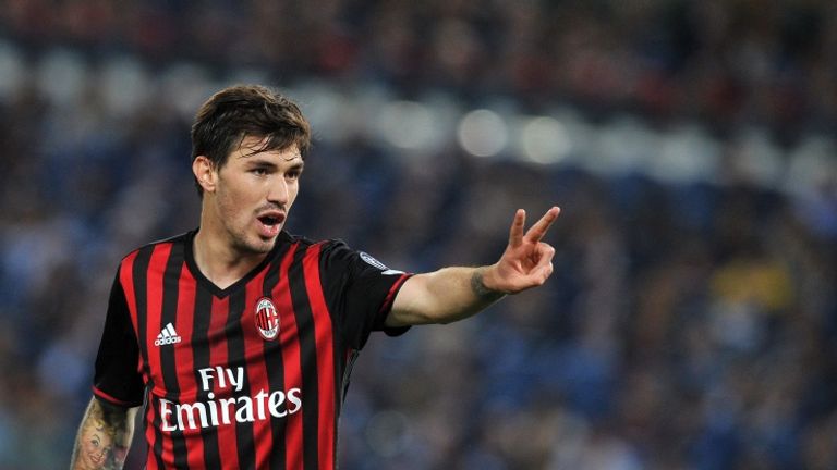 Alessio Romagnoli (21 anni), difensore del Milan, è l'obiettivo di mercato del Chelsea di Conte