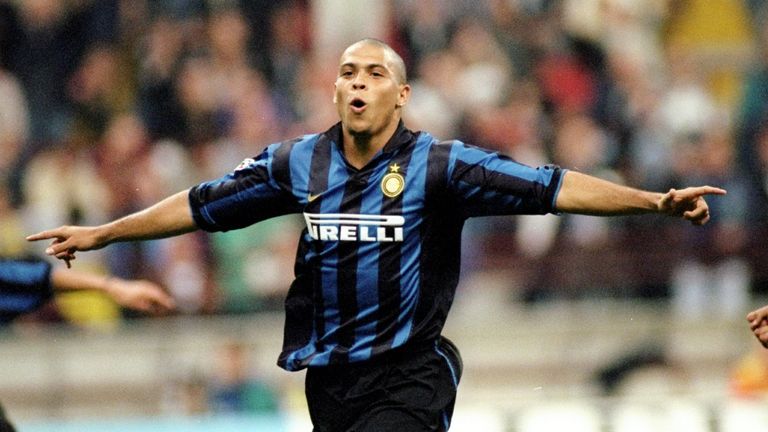 20 Sep 1998:  Ronaldo of Inter Milan celebrates a goal during the Serie A match against Piacenza in Milan, Italy. Inter won the game 1-0. \ Mandatory Credi