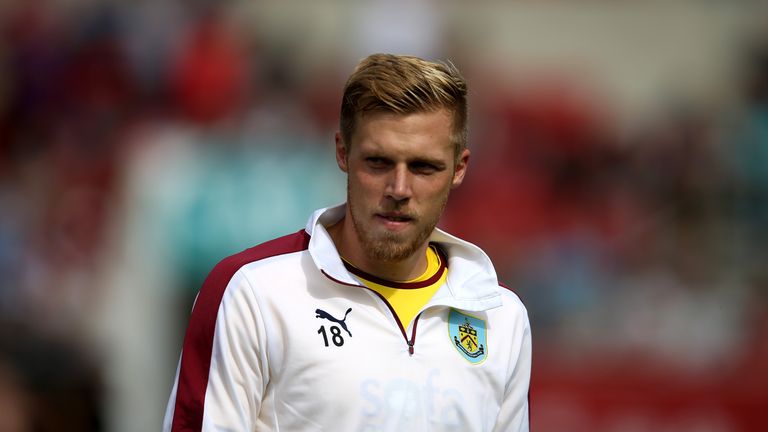 Rouwen Hennings of Burnley during the Sky Bet Championship match between Bristol City and Burnley at Ashton Gate 