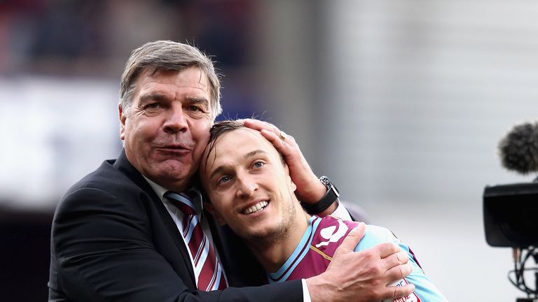 LONDON, ENGLAND - MAY 07:  West Ham United manager Sam Allardyce celebrates victory with Mark Noble after the nPower Championship Playoff Semi Final 2nd Le