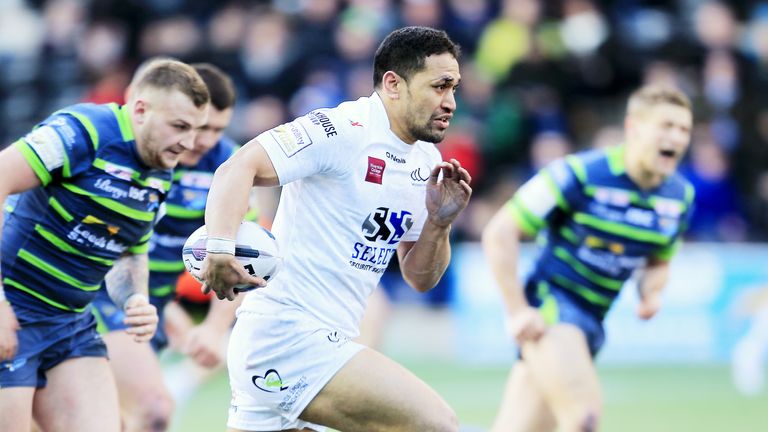 Widnes Vikings' Setaimata Sa on the attack 