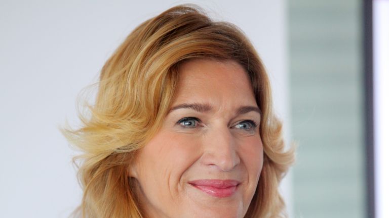 Steffi Graf has backed Williams to surpass her 22 Grand Slam wins.