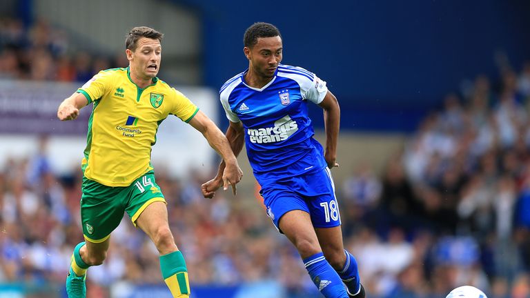 Norwich City's Wes Hoolahan (left) and Ipswich Town's Grant Ward battle for the ball during the Sky Bet Championship match at Portman Road, Ipswich.