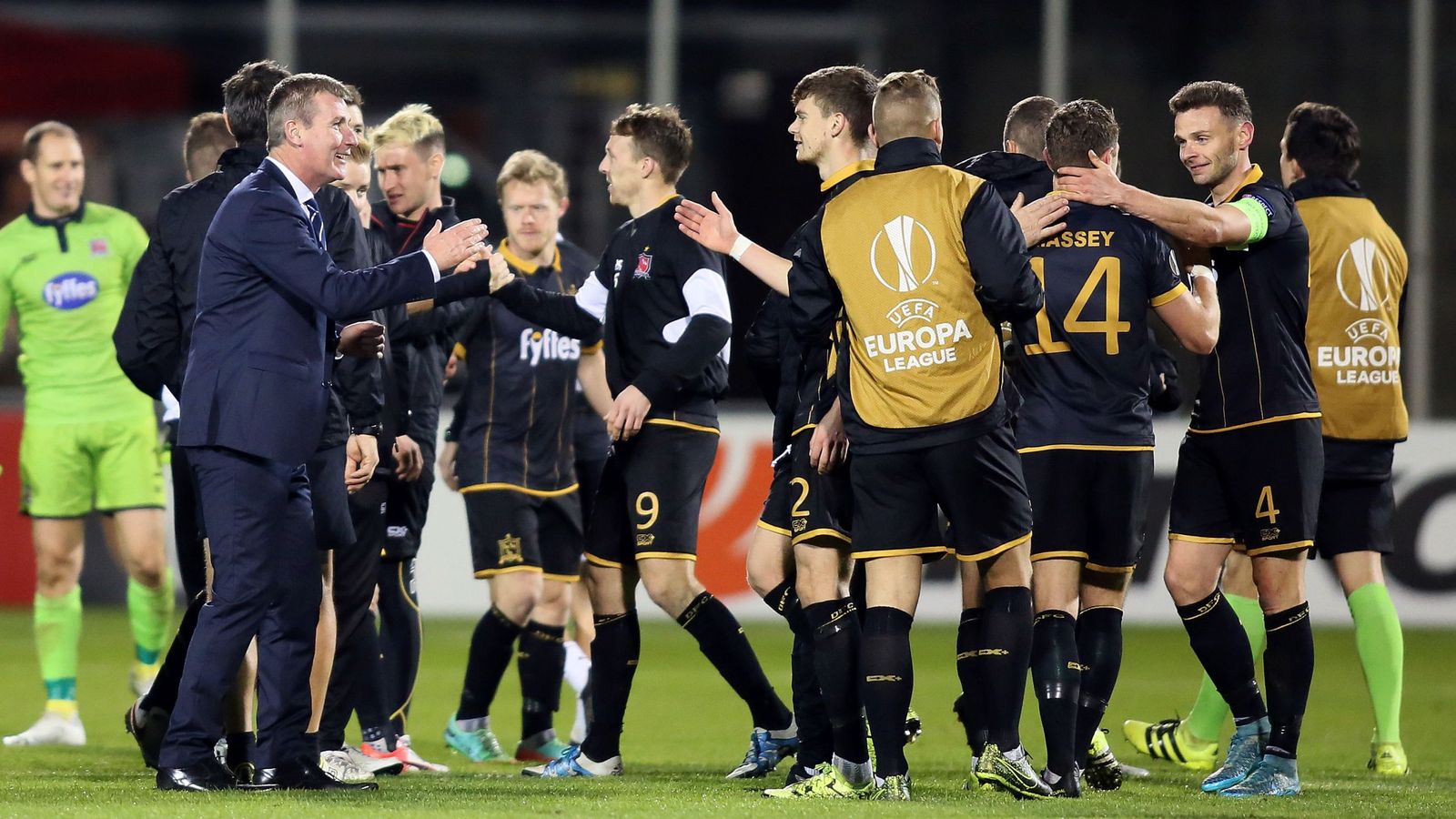 Dundalk 1-0 Maccabi Tel Aviv: Irish side claim famous Europa League win ...